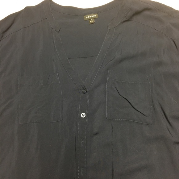 Torrid Women’s Navy Blue Button up Top Size 14 - Picture 3 of 6